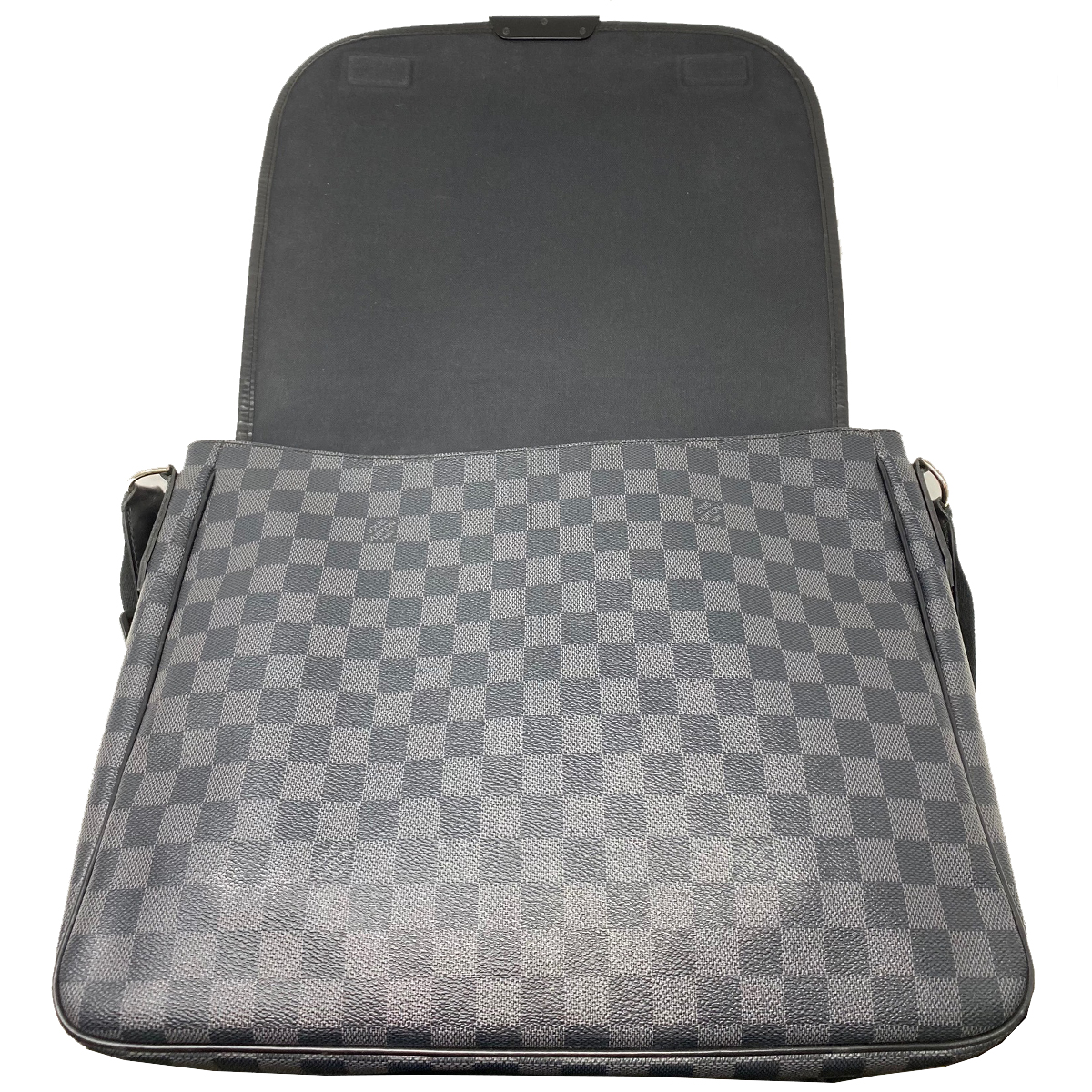 Louis Vuitton Damier Graphite District GM Messenger Bag Louis Vuitton Damier Graphite District GM Messenger Bag