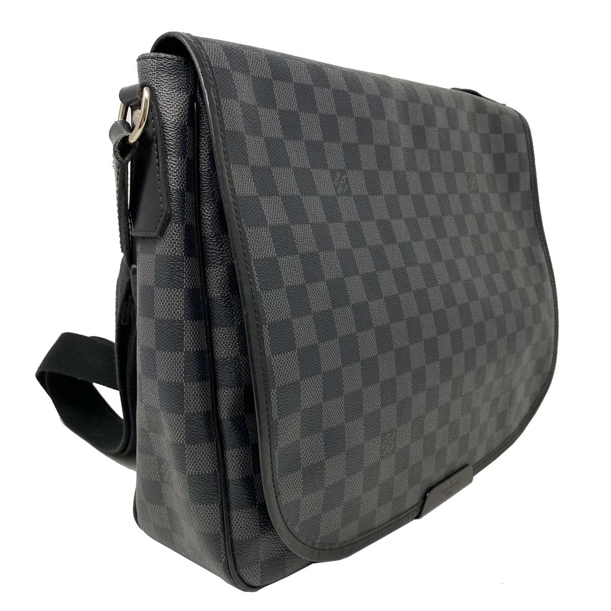 Louis Vuitton Damier Graphite District GM Messenger Bag Louis Vuitton Damier Graphite District GM Messenger Bag